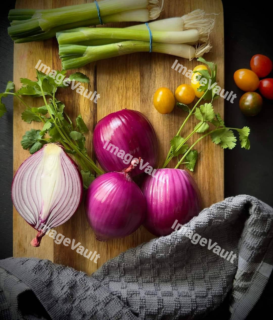 Onion on a cutting board